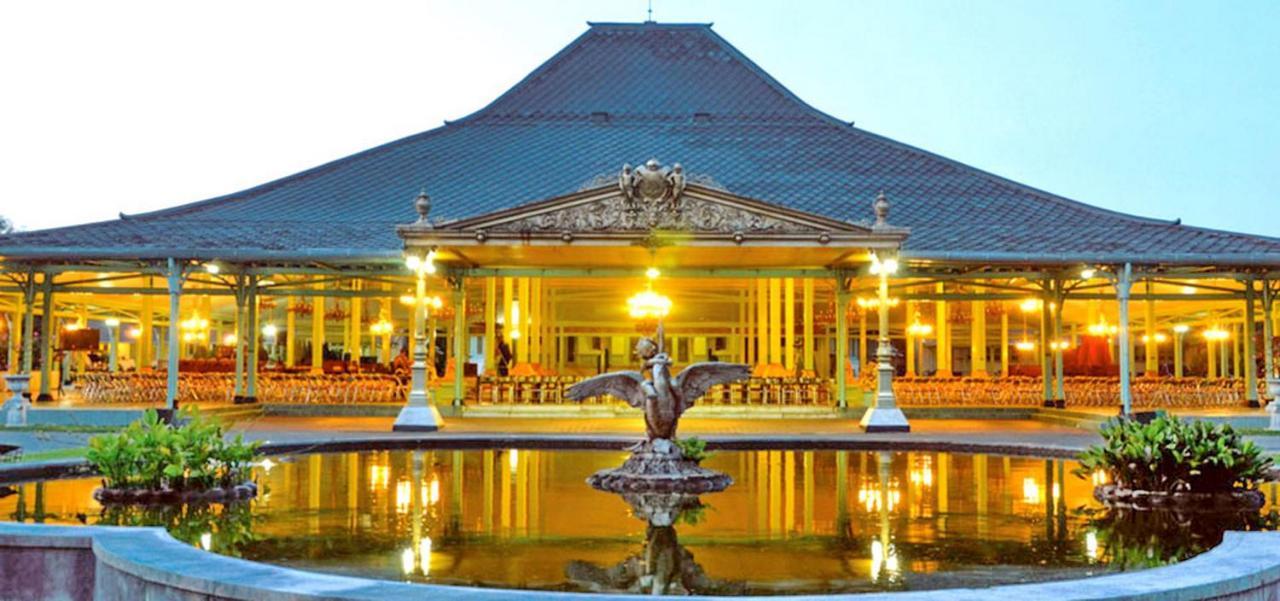 Dana Hotel Surakarta  Ngoại thất bức ảnh